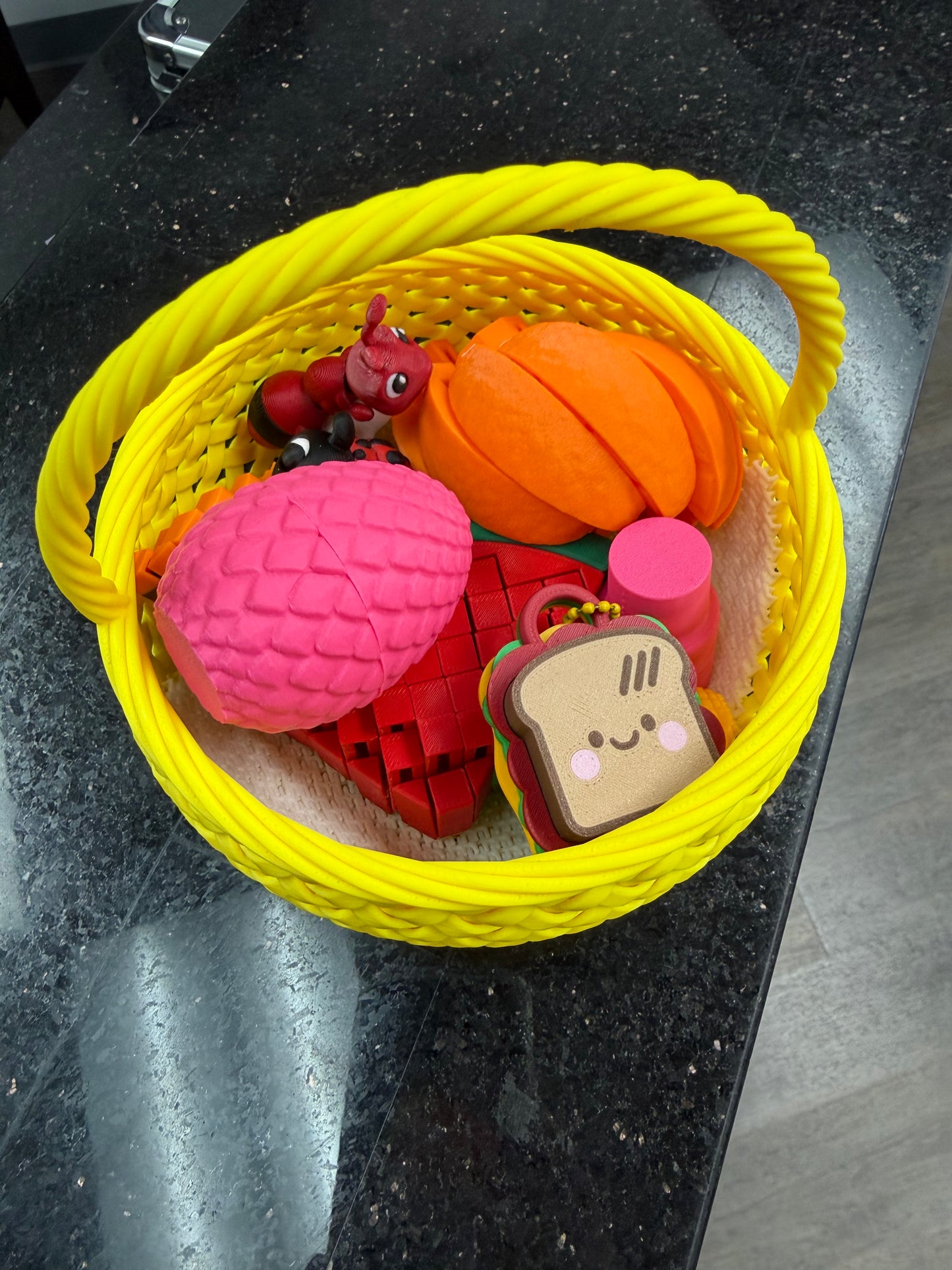 3-D Fidget Lunch Basket